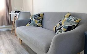 Modern 1 Bed Apartment In The City Centre Of Derby