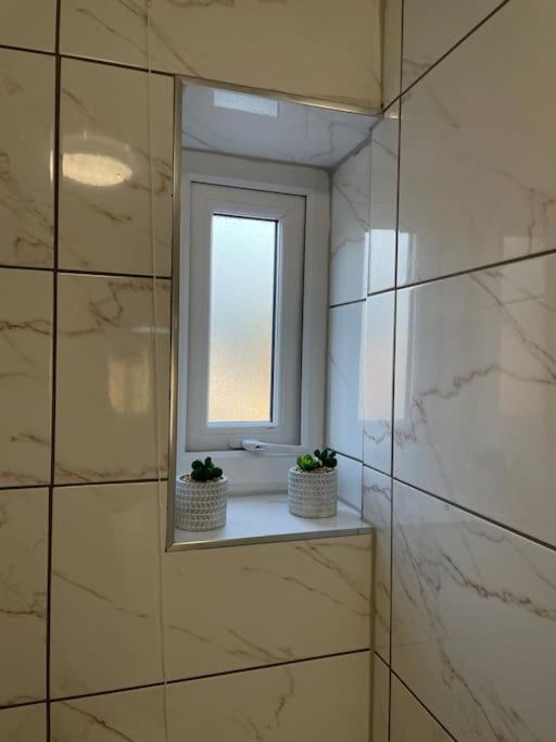 Modern 1 Bed Apartment In The City Centre Of Derby Exterior photo