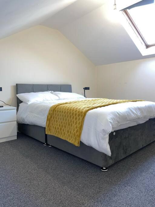Modern 1 Bed Apartment In The City Centre Of Derby Exterior photo